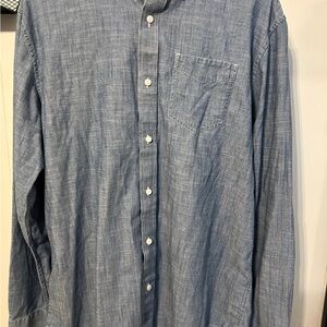 L.L. Bean original fit shirt size: large





C2.5